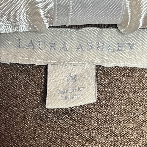 Laura Ashley Cardigan - Picture 2 of 7